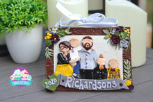 Load image into Gallery viewer, BESTSELLING Framed Family Portrait Ornament