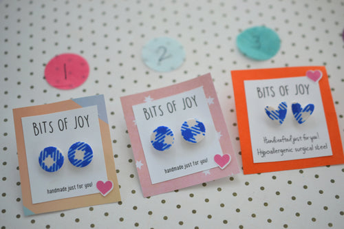 Gingham silkscreen studs