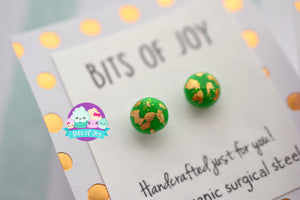 Gold Leaf Green Globe Studs