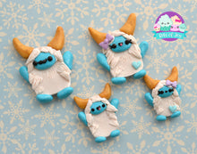 Load image into Gallery viewer, Yeti Family Magnet Set